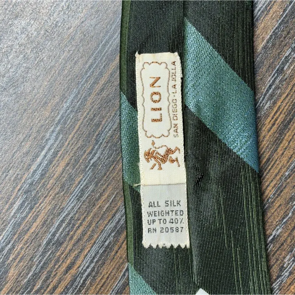 Vintage Lion Skinny Neck Tie Green Stripe Italian Silk Business Casual 60s Retro